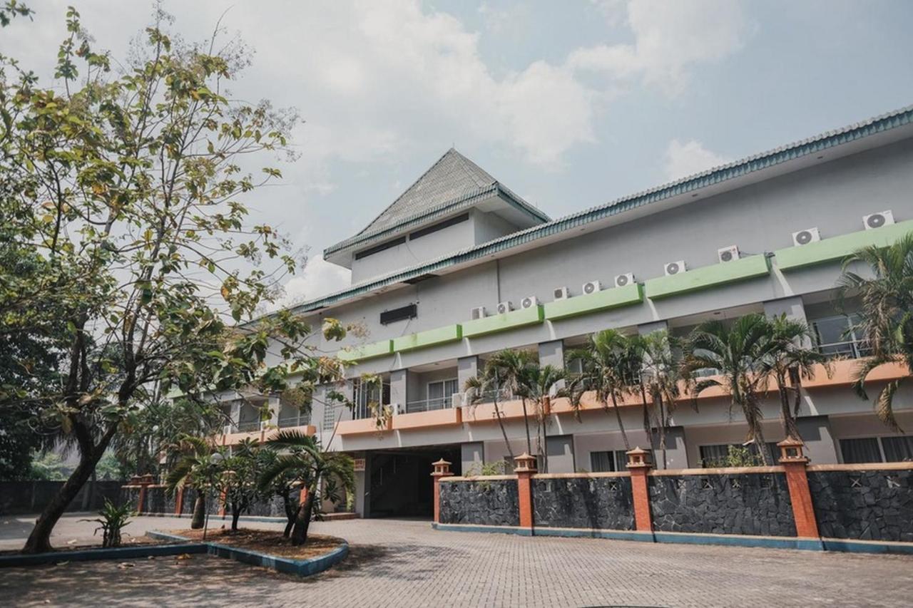 Reddoorz Plus Near Pelabuhan Merak Cilegon Eksteriør billede